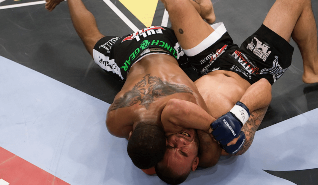 triangle arm choke
